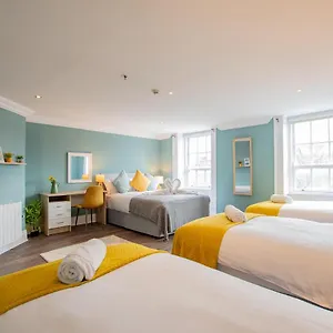 Holiday home The Yellow Door By Shortstays, Dublin