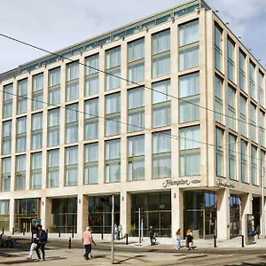 Hampton By Hilton Centre Отель