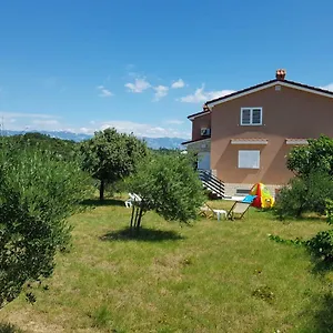 https://apartments-mestrovic.primorje-gorskikotar.com