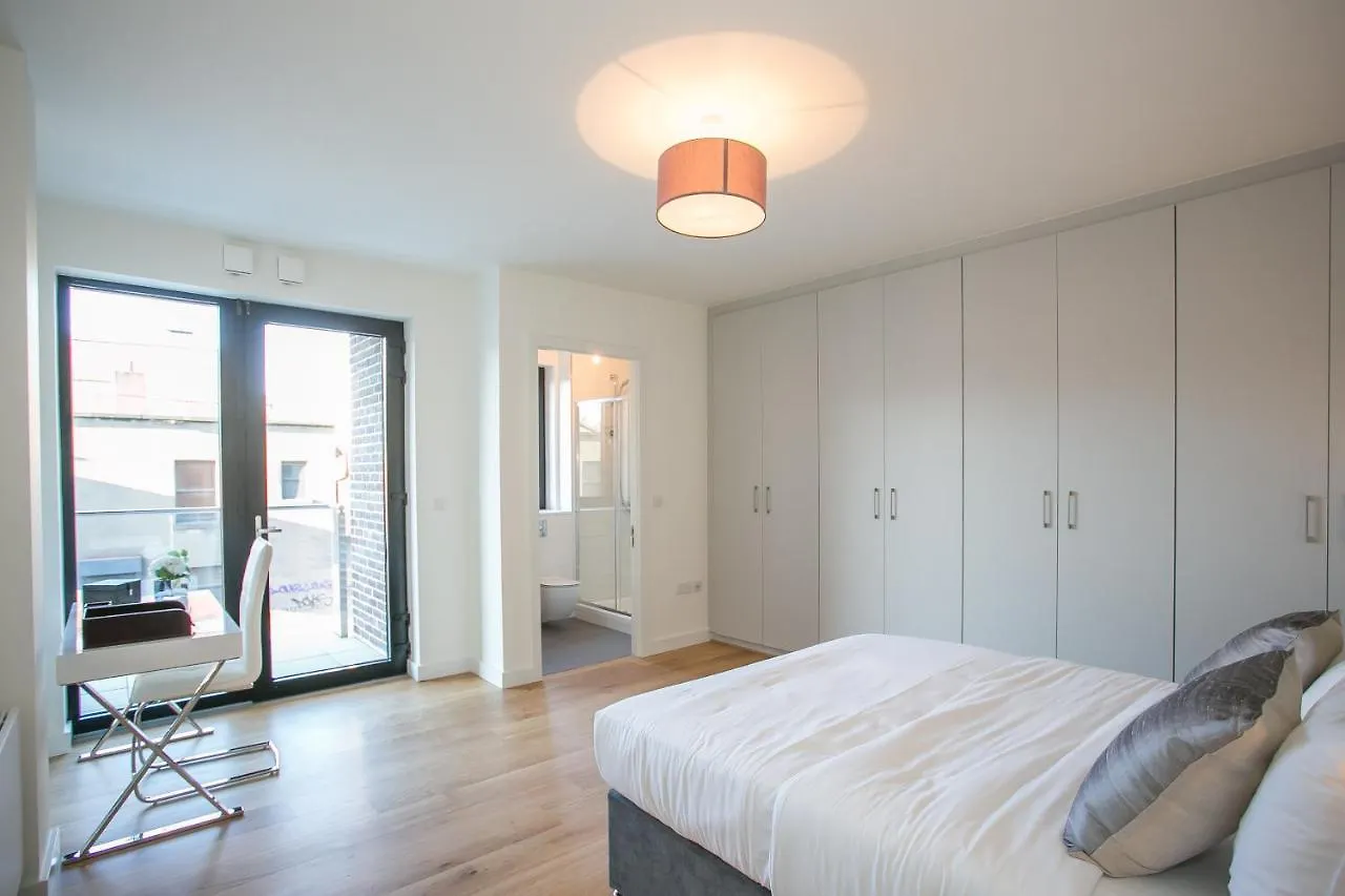 Grand Canal Square Apartments Дублин