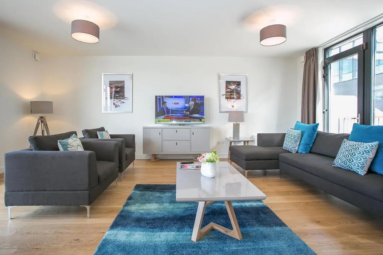 Grand Canal Square Apartments Дублин