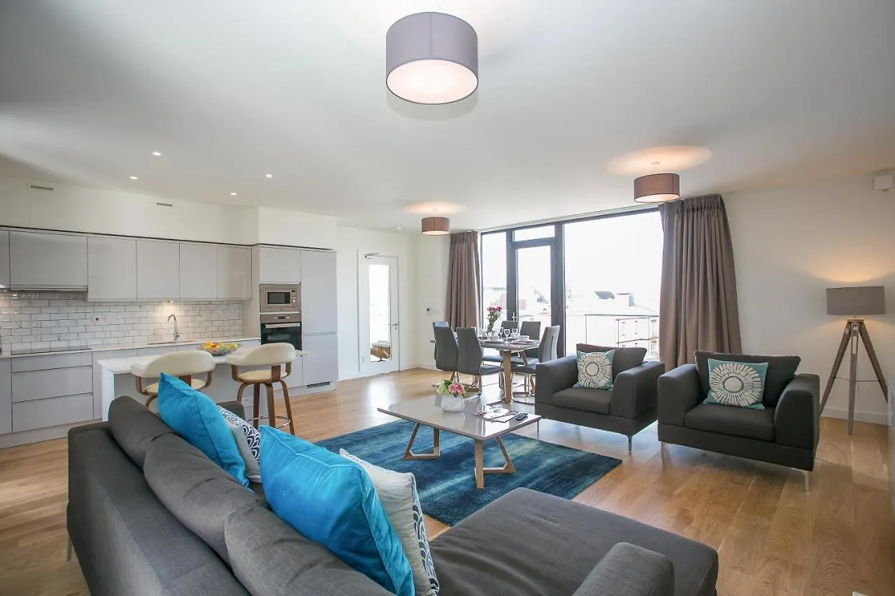 Grand Canal Square Apartments Дублин