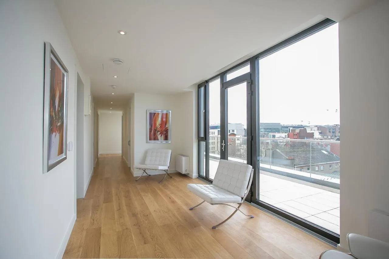 Grand Canal Square Apartments Дублин