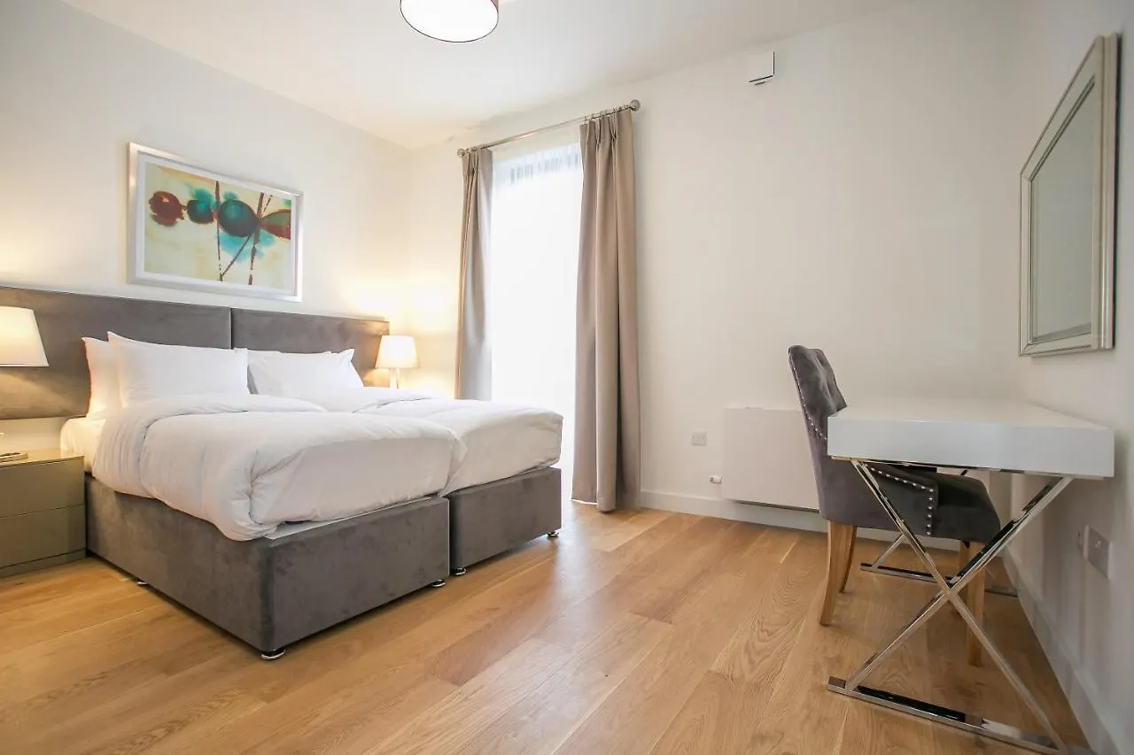 Grand Canal Square Apartments Дублин