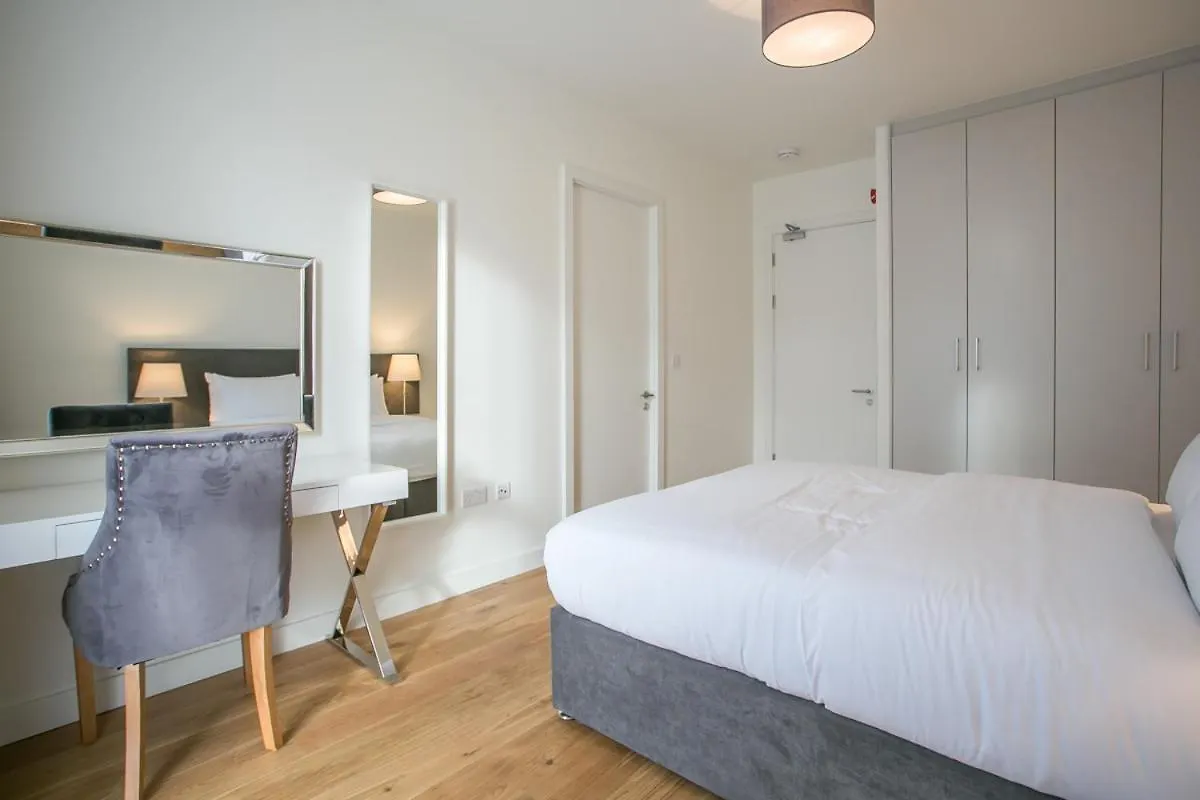 Grand Canal Square Apartments Дублин
