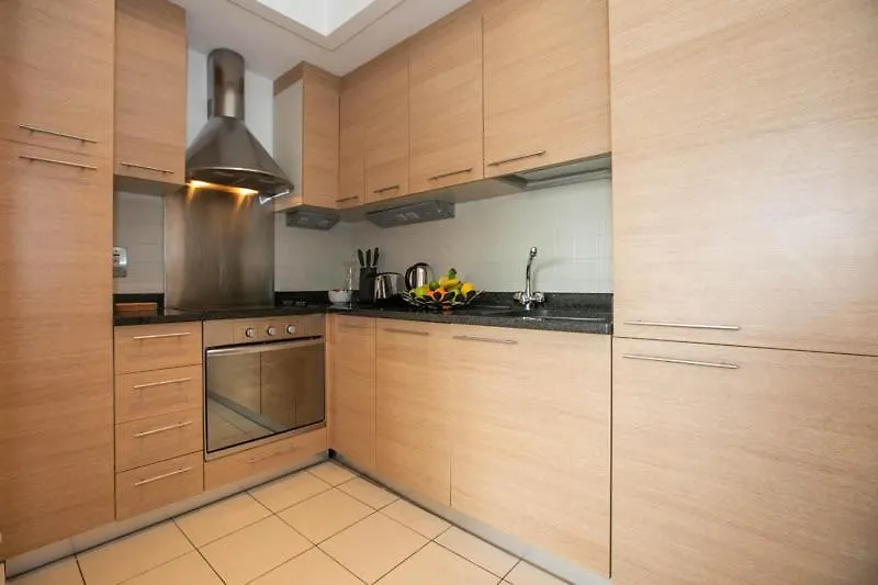 Grand Canal Square Apartments Дублин