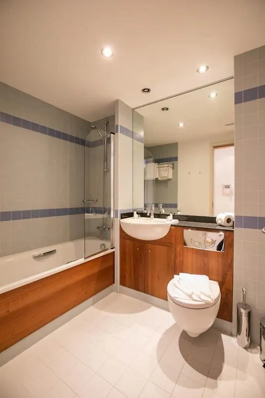Grand Canal Square Apartments Дублин