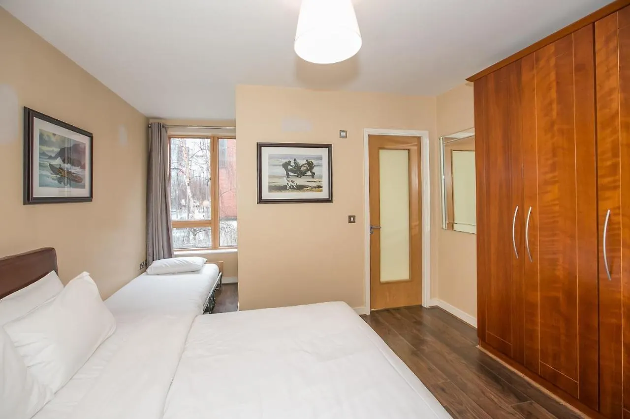 Grand Canal Square Apartments Дублин